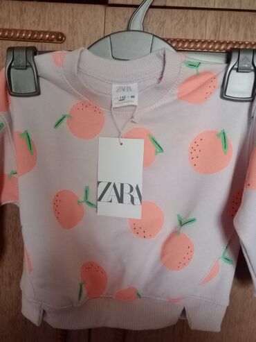 новые тапочки: Срочно бренд Zara Новые продаются вместе за обе 25м.Срочно!Цена