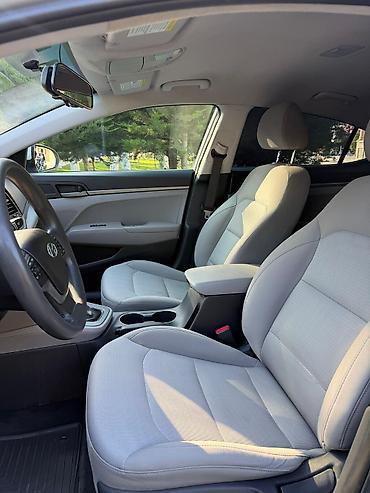 Hyundai: Hyundai Elantra: 2 l | 2017 il Sedan — 6