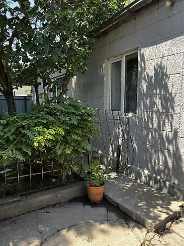 Кыймылсыз мүлк: Дом с участком и садом - Адрес: ул. Горького, 54 (указан на табличке — 2