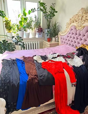 Вечерние платья: Вечерние платья, полная длина. 1) Черное платье:брала за 18000т отдам — 14