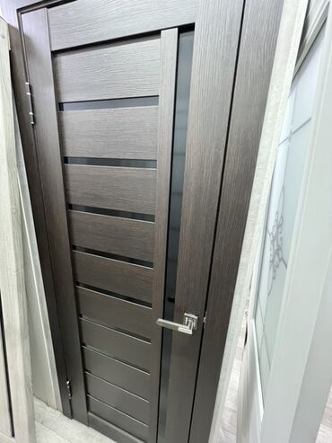 межкомнатные купейные двери: Стеклянная дверь, МДФ, Распашная
