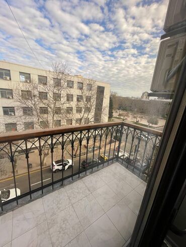 Uzunmüddətli kirayə mənzillər: Nəsimi rayonunda, Layihə İnstitunun yanında, 5 mərtəbəli binanın 4-cü -da lalafo.az — 12 Uzunmüddətli kirayə mənzillər: Nəsimi rayonunda, Layihə İnstitunun yanında, 5 mərtəbəli binanın 4-cü — 12