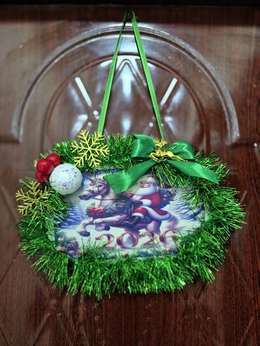 Yeni il oyuncaqları və bəzəkləri: Yeni il üçün əl işi bəzəklər və qapı asmaları - Temalar: at — 2