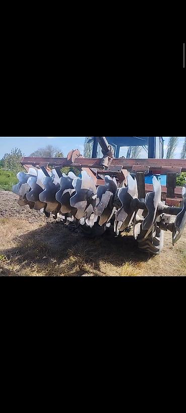 traktor kabinkasi: Salam traktor və diski kotan yama bur hamısı birlikdə və ayrı ayrı — 2