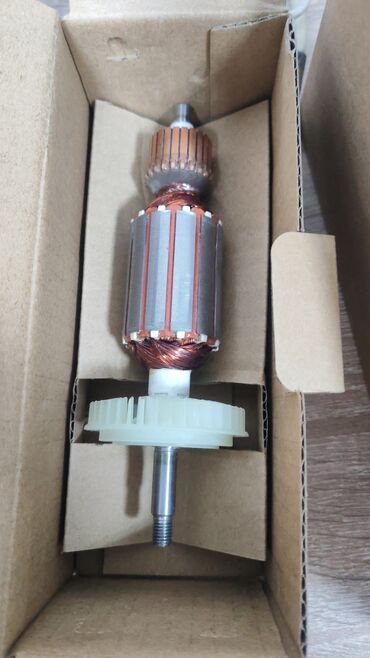 Auto delovi: Rotor elektromotora sa bakarnim namotajima i plastičnim ventilatorom — 9