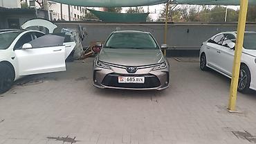 corola: Toyota Corolla: 2020 г., 1.8 л, Вариатор, Гибрид, Седан — 10