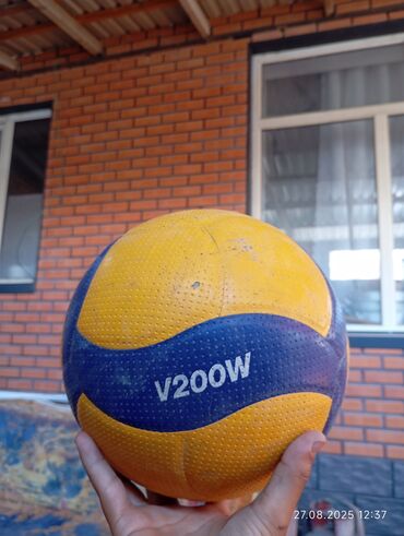 сколько стоит оригинальный волейбольный мяч: Волейбольный мяч V200W.
продаю Срочно