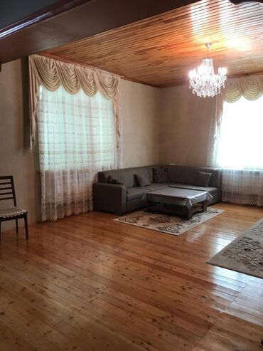 komsomolskide satilan heyet evleri: Goranboy, 250 kv. m, 4 otaqlı, Hovuzsuz, Kombi, Qaz, İşıq