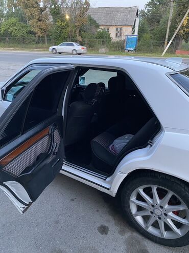 Mercedes-Benz: Mercedes-Benz E-Class: 1993 г., 2 л, Механика, Бензин, Седан — 16