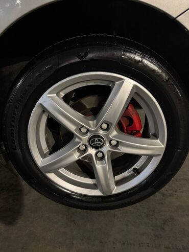 Toyota: Toyota Auris: 1.4 l | 2010 il Sedan — 6