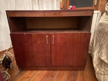 Mətbəx mebeli: 76 sm hündürlük, uzunluq 89 sm en 42 sm. Yeni Günəşlidədir