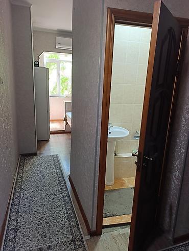 Продажа квартир: 3 комнаты, 70 м², 2 этаж — 8