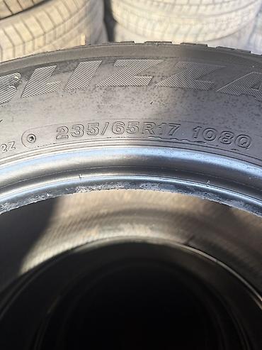 bridgestone blizzak: Комплект зимних шин Bridgestone Blizzak DM-V2 - Размер: 235/65 R17 - — 4