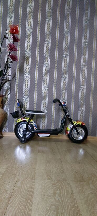 Uşaq üçün elektrik maşınları: Motoskilet ela veziyyetde 3-8yaşli uşaqlar ucun nezerde