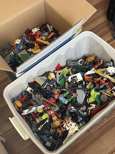 Большая смешанная партия деталей LEGO - Содержимое: разнообразные