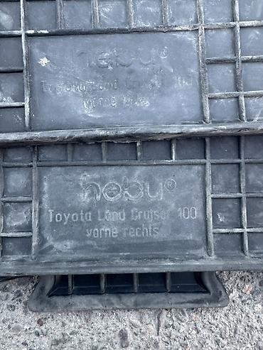 сырая резина: Комплект оригинальных резиновых ковриков Hebu для Toyota Land Cruiser — 3