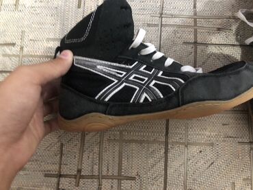 волейболные кроссовки: Представляем борцовки ASICS Matflex 3 в черном цвете с белыми