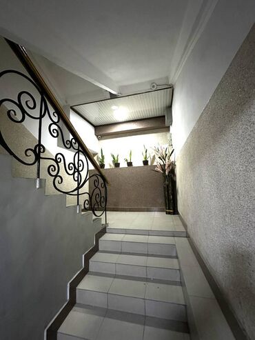 3 ком квартира микр тунгуч: 4 комнаты, 75 м², 2 этаж, Евроремонт