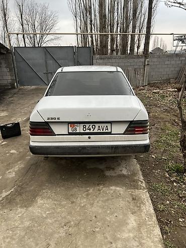 Mercedes-Benz: Mercedes-Benz W124: 1988 г., 2.2 л, Механика, Бензин, Седан — 6