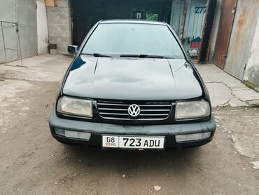 Volkswagen: Volkswagen Vento: 1998 г., 2 л, Механика, Бензин, Седан