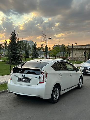 11700: Toyota Prius: 2015 г., 1.8 л, Автомат, Гибрид, Хэтчбэк — 3
