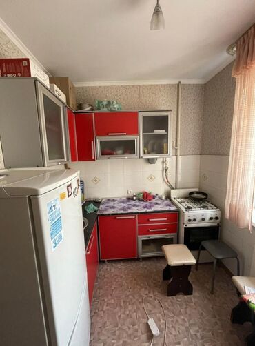 однокомнатные квартиры продаю: 1 комната, 33 м², Индивидуалка, 3 этаж, Косметический ремонт