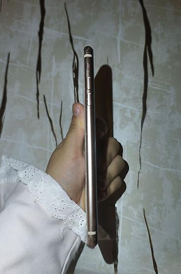 g plus: IPhone 8 Plus, Qızılı, Qırıq — 4