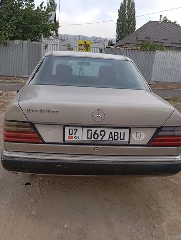 шина на фура: Mercedes-Benz W124: 1990 г., 2 л, Механика, Бензин, Седан