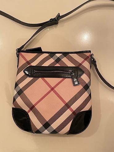 Çantalar: Original “Burberry” brendindən çanta baha qiymətə alınıb. Səliqəli — 4