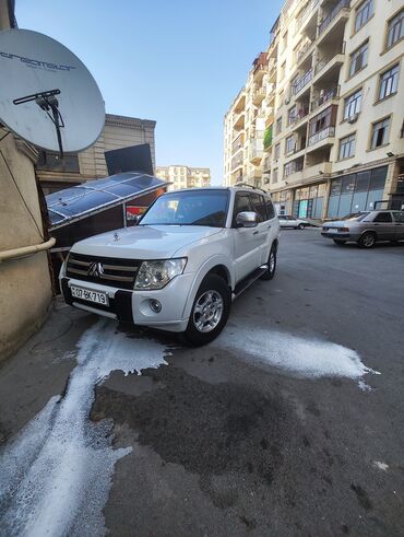 Mitsubishi: Mitsubishi Pajero: 3 l | 2007 il 225000 km Ofrouder/SUV