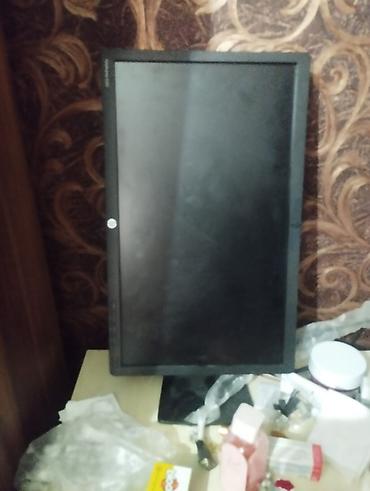 hp qulaqliq: HP LCD monitor - Ekran ölçüsü: təxminən 22-24 düym (eni geniş — 2
