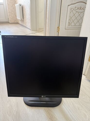 islemis soyducu: LG Monitor. Flatron L1953S modeli. İşlənmiş monitordu. Tam işləkdir