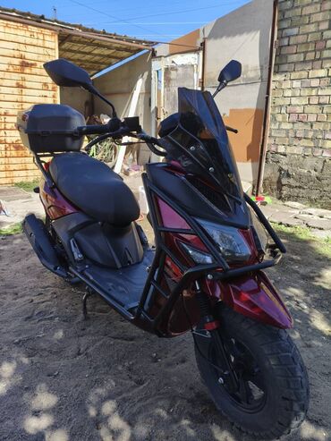 Скутеры: Тип скутера 125 куб. см, Бензин