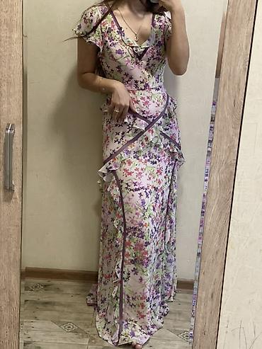 mini yupqa: Çiçək naxışlı uzun paltar - Model: maxi uzunluq, yumşaq A-kəsim - — 3