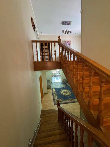 Долгосрочная аренда домов: 280 м², 7 комнат — 9