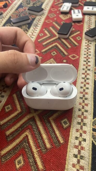 qulaqçıq: İşlənmiş Simsiz (Bluetooth) Qulaqcıqlar, Apple, rəng - Ağ