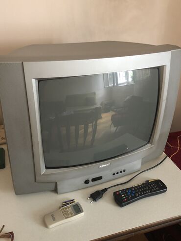 privezak srebro: Korišćen CRT televizor Pionier sa daljinskim upravljačem, dijagonala
