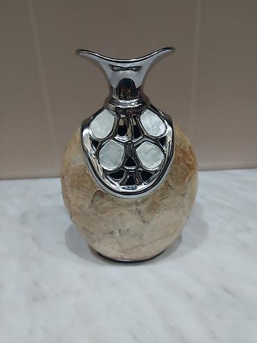Bir vaza, Metal lalafo.az -da Bir vaza, Metal