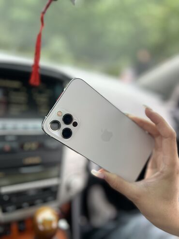 Apple iPhone: IPhone 12 Pro, Б/у, 256 ГБ, Белый, 79 %