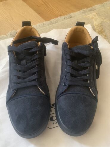рабочий обувь: Эркектердин кроссовкасы, 41, Christian Louboutin, Жаңы, түсү - Көк, Акылуу жеткирүү
