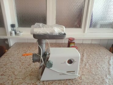 Digər dəstlər və servizlər: Bir neçə ev əşyası və geyim dəsti: 1) Geepas elektrik ətçəkən (SUPER — 1