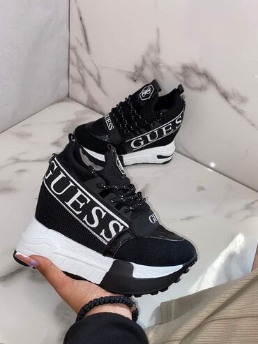 Women's Sneakers and athletic shoes: 40 — 10
