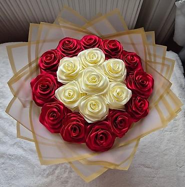 Ruža: Buket ruža od satena – ručno izrađene večno‑trajne ruže - Materijal — 15