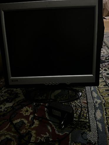 pc disk: KÜR markalı LCD monitor və enerji adapteri - Ekran: düz LCD panel — 1