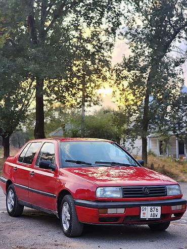 саббуферы: Volkswagen Vento: 1992 г., 1.8 л, Механика, Бензин, Седан — 1