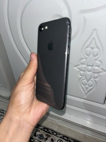 Apple iPhone: IPhone 8, Б/у, 64 ГБ, Черный, 100 %