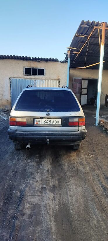 Volkswagen: Volkswagen Passat: 1989 г., 1.8 л, Механика, Бензин, Универсал