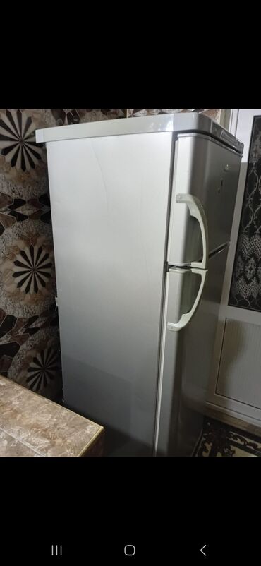 Separatorlar: İşlənmiş 2 qapılı Biryusa Soyuducu Satılır, rəng - Boz