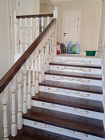 Деревянные лестницы: Деревянная лестница Для дома, Форма лестницы: Много-маршевая, Стиль: Классический — 25