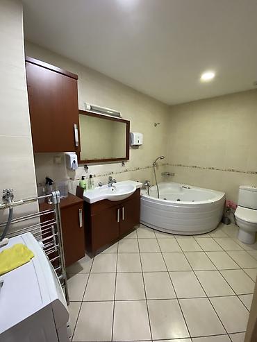 Аренда офисов: Аренда офисов, 135 м², В бизнес центре, С видом на горы, С оборудованием, С отдельной кухней — 8